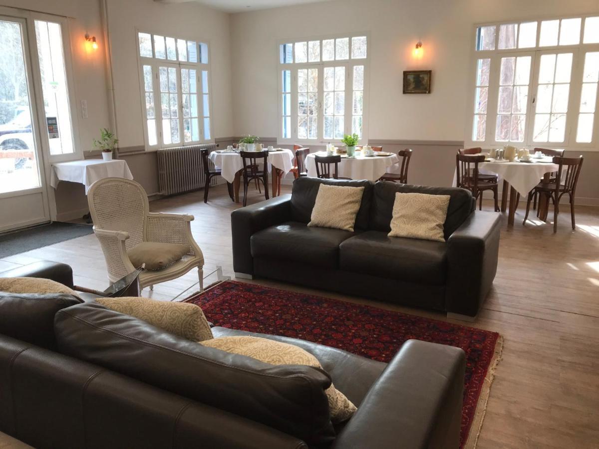 Les Terres Rouges 06 Bed & Breakfast Guillaumes Exterior photo